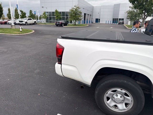 Used 2022 Toyota Tacoma SR AWD/4WD image 11