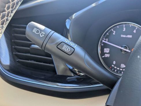 Used 2021 Buick Envision Essence FWD image 28