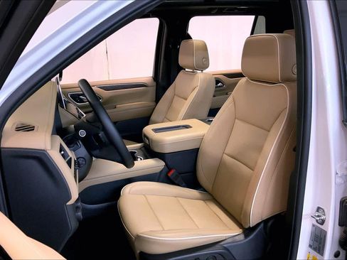 Used 2024 Chevrolet Tahoe Premier w/ Premium Package 2 image 7