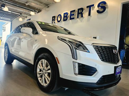 Used 2022 Cadillac XT5 Luxury FWD image 2