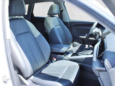 Used 2025 Audi Q5 Premium w/ Convenience Package AWD/4WD image 30