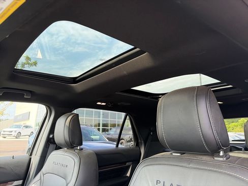Used 2018 Ford Explorer Platinum AWD/4WD image 27
