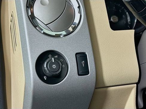 Used 2016 Ford F350 Lariat image 11