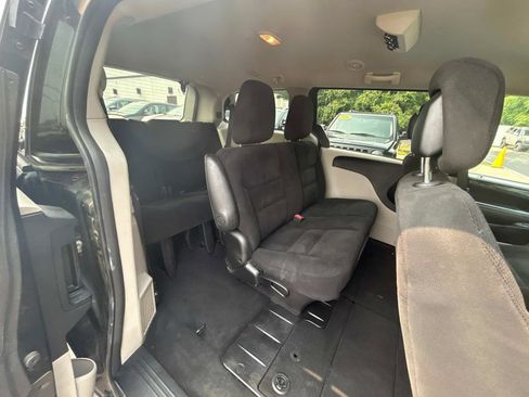 Used 2017 Dodge Grand Caravan SE w/ Power Window Group image 17