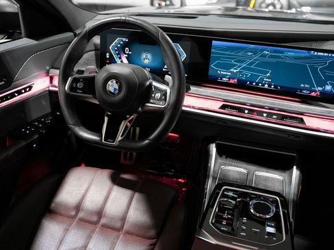 Used 2023 BMW 760i xDrive w/ Executive Package image 11