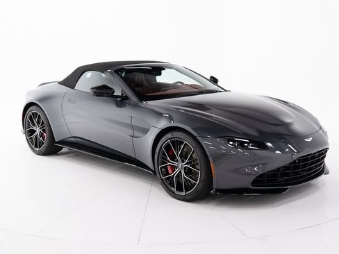 Used 2021 Aston Martin V8 Vantage Roadster image 16