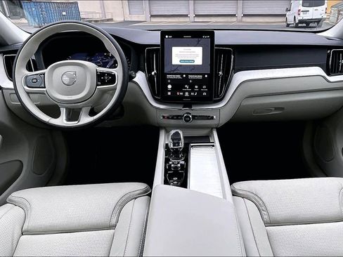 New 2026 Volvo XC60 B5 Ultra w/ Climate Package PRO image 7