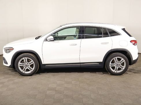 Used 2022 Mercedes-Benz GLA 250 4MATIC w/ Premium Package image 16