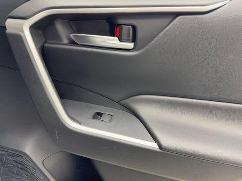 Used 2019 Toyota RAV4 XLE FWD image 46