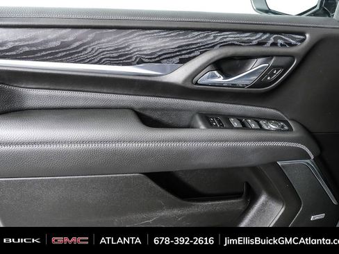 Used 2021 GMC Yukon XL Denali w/ Denali Premium Package image 7