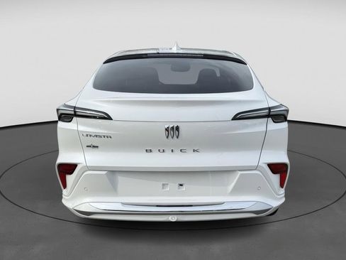 New 2026 Buick Envista Avenir image 5