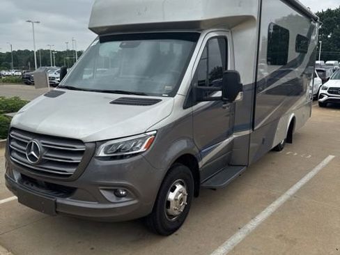 Used 2020 Mercedes-Benz Sprinter 3500 image 5
