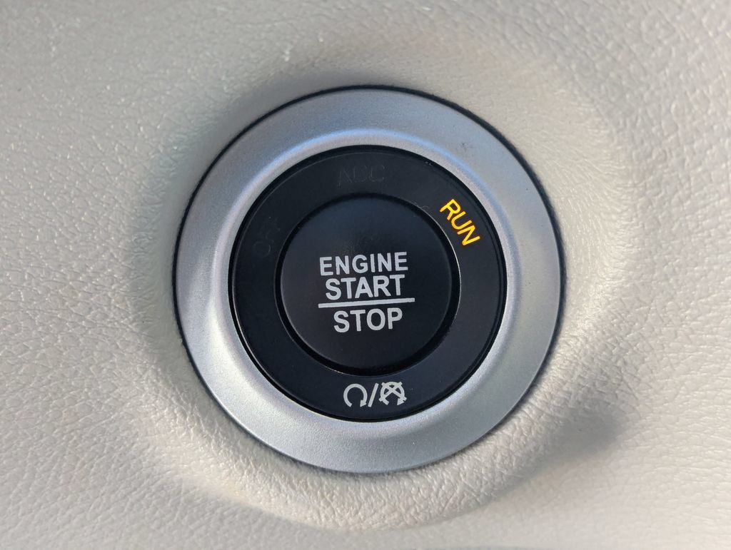 Used 2024 Chrysler Pacifica Touring-L FWD image 17