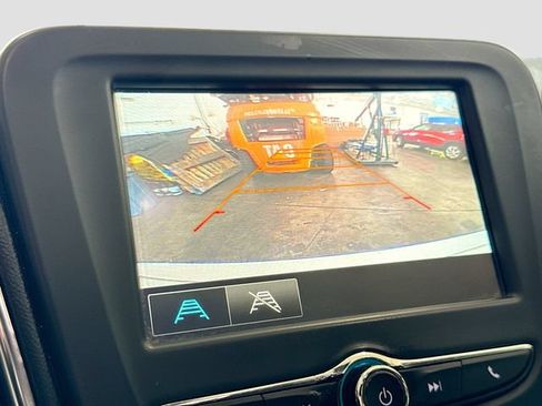 Used 2017 Chevrolet Malibu LT FWD image 14