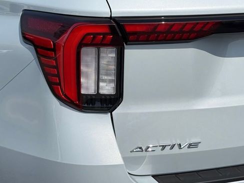 New 2026 Ford Explorer Active image 9