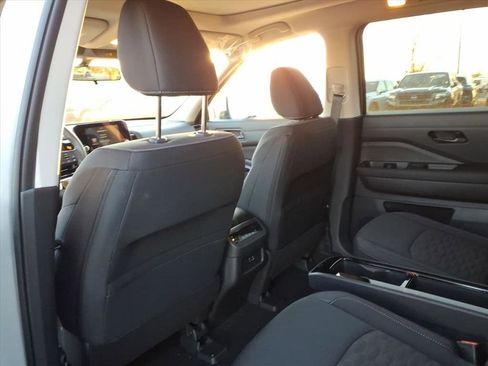 New 2025 Nissan Pathfinder SV image 27