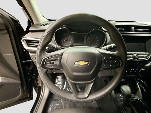 Used 2023 Chevrolet TrailBlazer LS FWD image 13