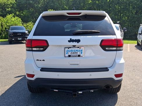 Used 2019 Jeep Grand Cherokee Laredo AWD/4WD image 5