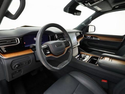 Used 2022 Jeep Grand Wagoneer Series II w/ Convenience Group III image 10