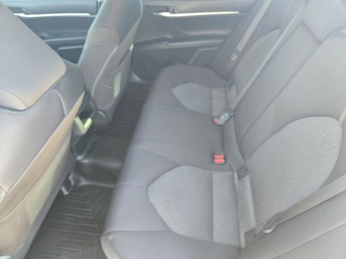 Used 2020 Toyota Camry LE image 30