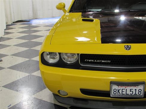 Used 2010 Dodge Challenger SRT8 w/ SRT Option Group II RWD image 17