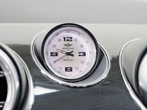 Used 2020 Bentley Bentayga Design Series AWD/4WD image 18