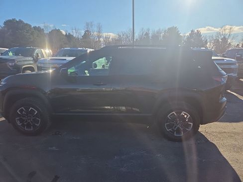 New 2026 Chevrolet Equinox ACTIV w/ LPO, Floor Liner Package image 8