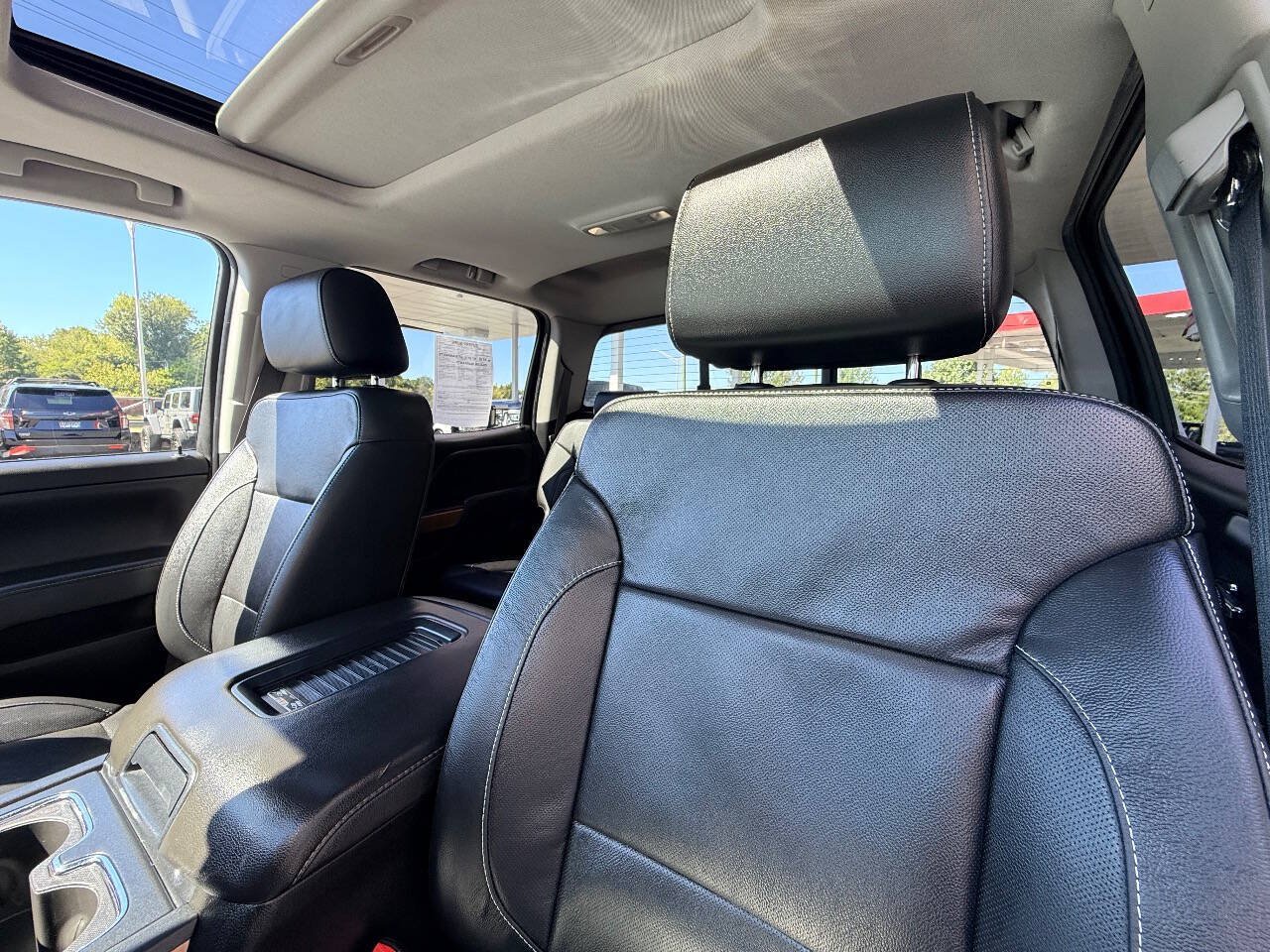 Used 2019 Chevrolet Silverado 3500 LTZ w/ LTZ Plus Package AWD/4WD image 31