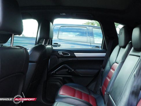 Used 2018 Porsche Cayenne GTS image 25