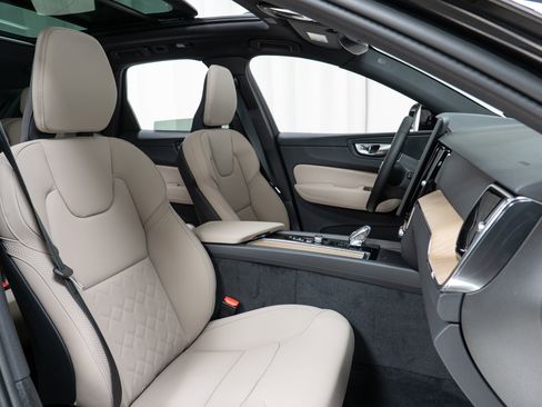 New 2026 Volvo XC60 B5 Core image 22