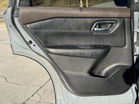 Used 2022 Nissan Rogue Platinum w/ Head-Up Display Package image 34