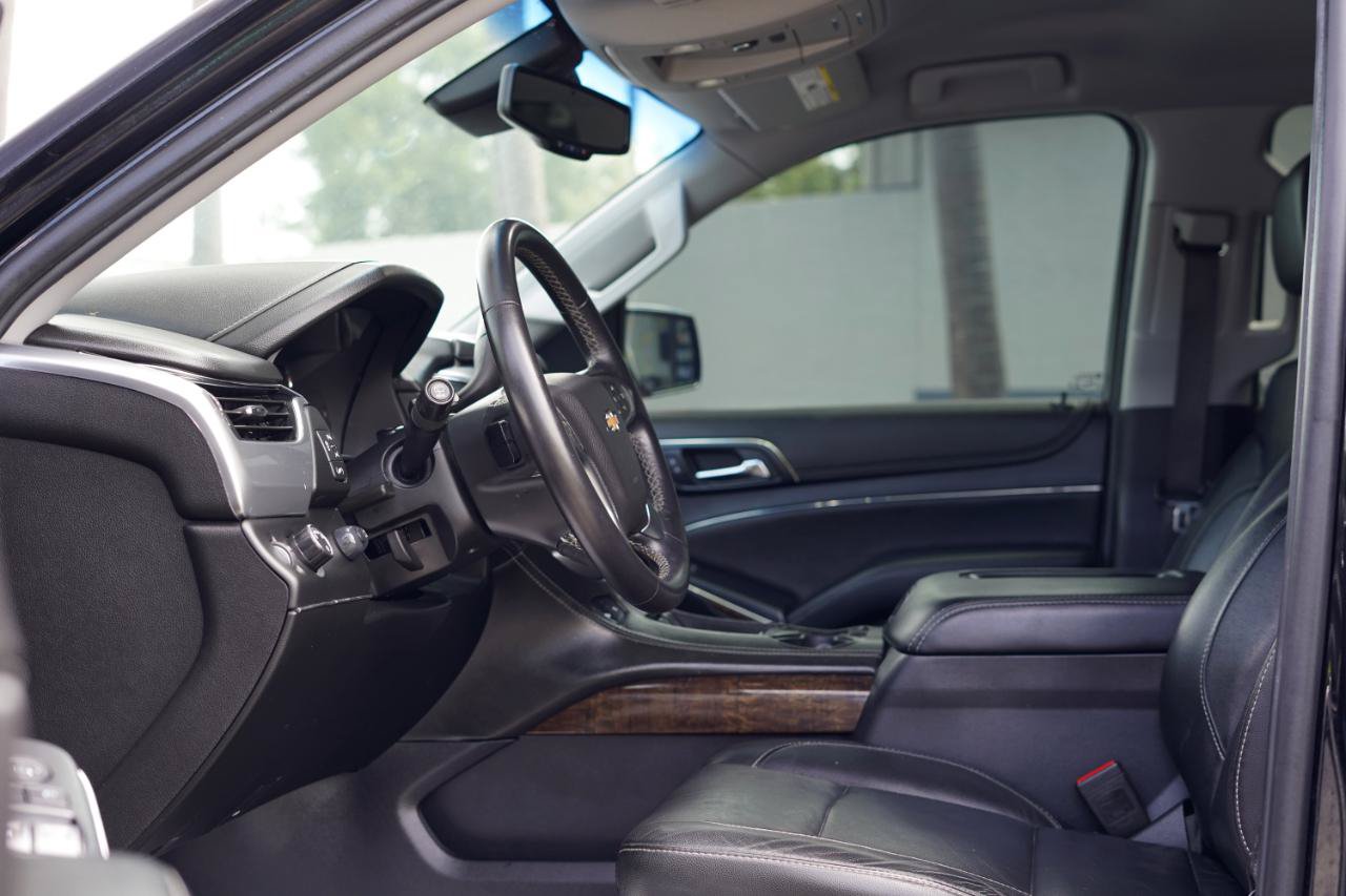 Used 2020 Chevrolet Suburban LT RWD image 5
