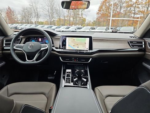 New 2026 Volkswagen Atlas SEL image 5