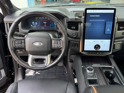 Used 2024 Ford Expedition Platinum RWD image 23