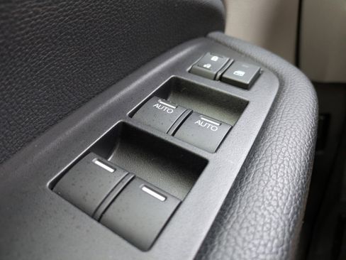 Used 2018 Honda Pilot Elite image 23