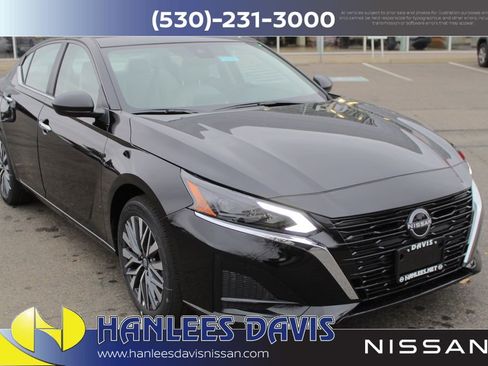 New 2025 Nissan Altima 2.5 SV image 2