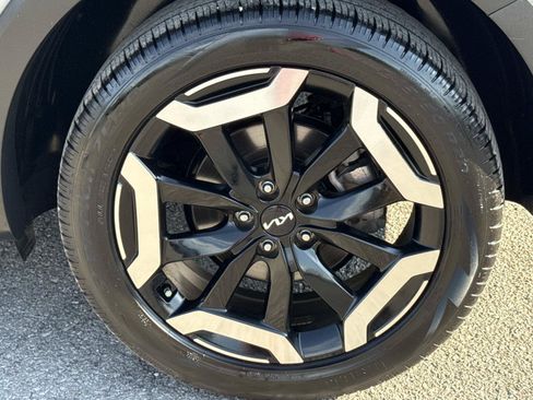 Used 2025 Kia Telluride S AWD/4WD image 9
