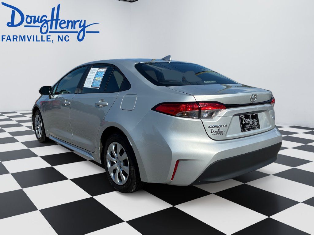 Used 2024 Toyota Corolla LE FWD image 3