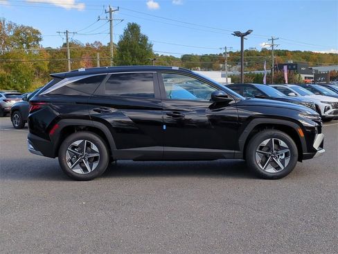 Certified 2025 Hyundai Tucson SEL image 2