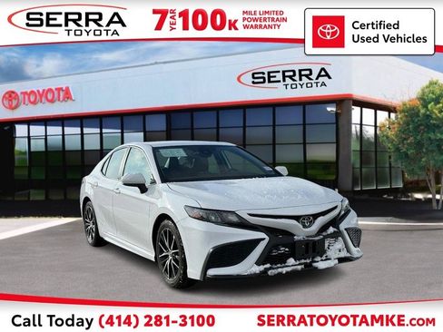 Used 2021 Toyota Camry SE image 1