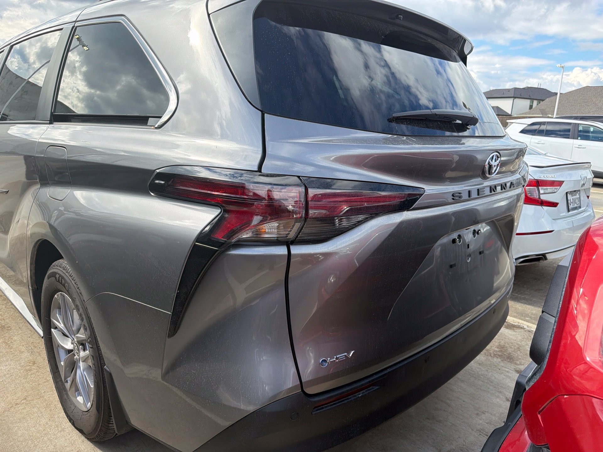 Certified 2026 Toyota Sienna XLE FWD image 6