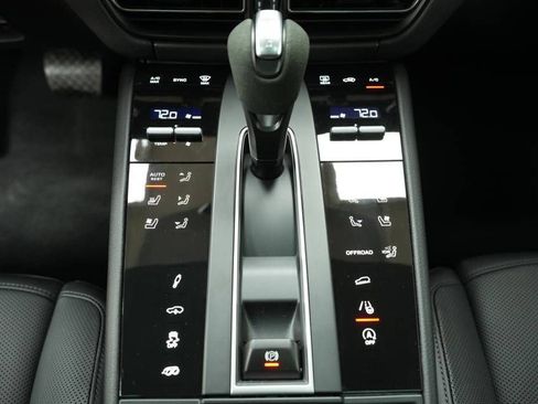 New 2026 Porsche Macan GTS AWD/4WD image 22