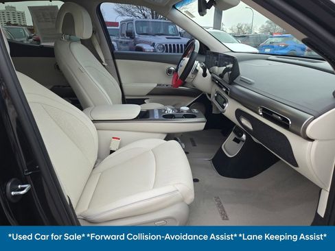 Used 2023 Genesis GV60 Advanced image 11