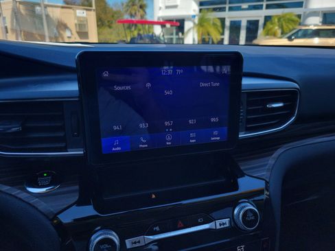 Used 2021 Ford Explorer Limited w/ Equipment Group 301A image 21