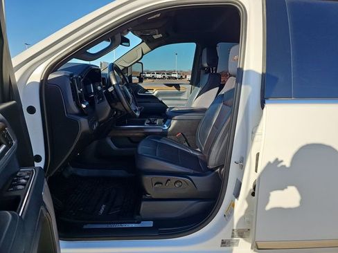 Used 2024 Chevrolet Silverado 2500 High Country w/ Z71 Off-Road Package image 18