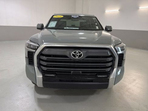 Used 2025 Toyota Tundra Limited AWD/4WD image 2