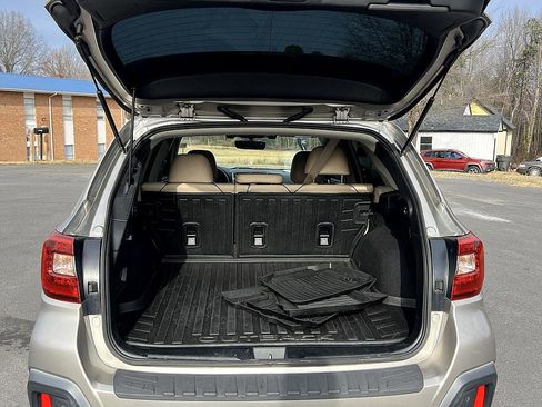 Used 2018 Subaru Outback 2.5i Limited image 9