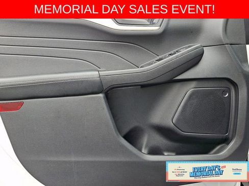 Used 2022 Ford Escape SE w/ SE Sport Appearance Package AWD/4WD image 15