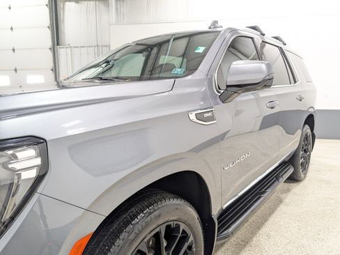 Used 2022 GMC Yukon SLT w/ SLT Premium Package image 7