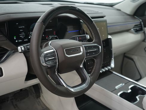 Used 2024 GMC Acadia Denali w/ Super Cruise Package image 24